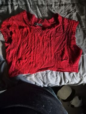 SHEIN Bright Red Cable-Knit Cropped V-Neck Sweater Vest